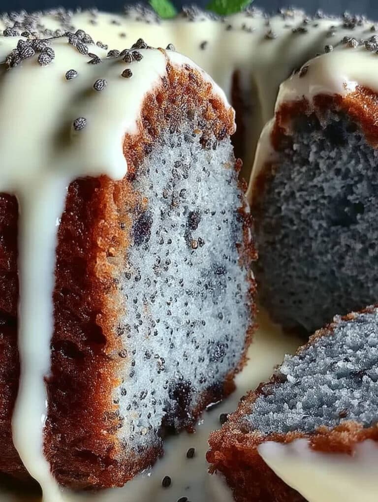 Saftiger Joghurt-Mohn-Guglhupf: Einfaches Rezept mit Zitronen-Twist